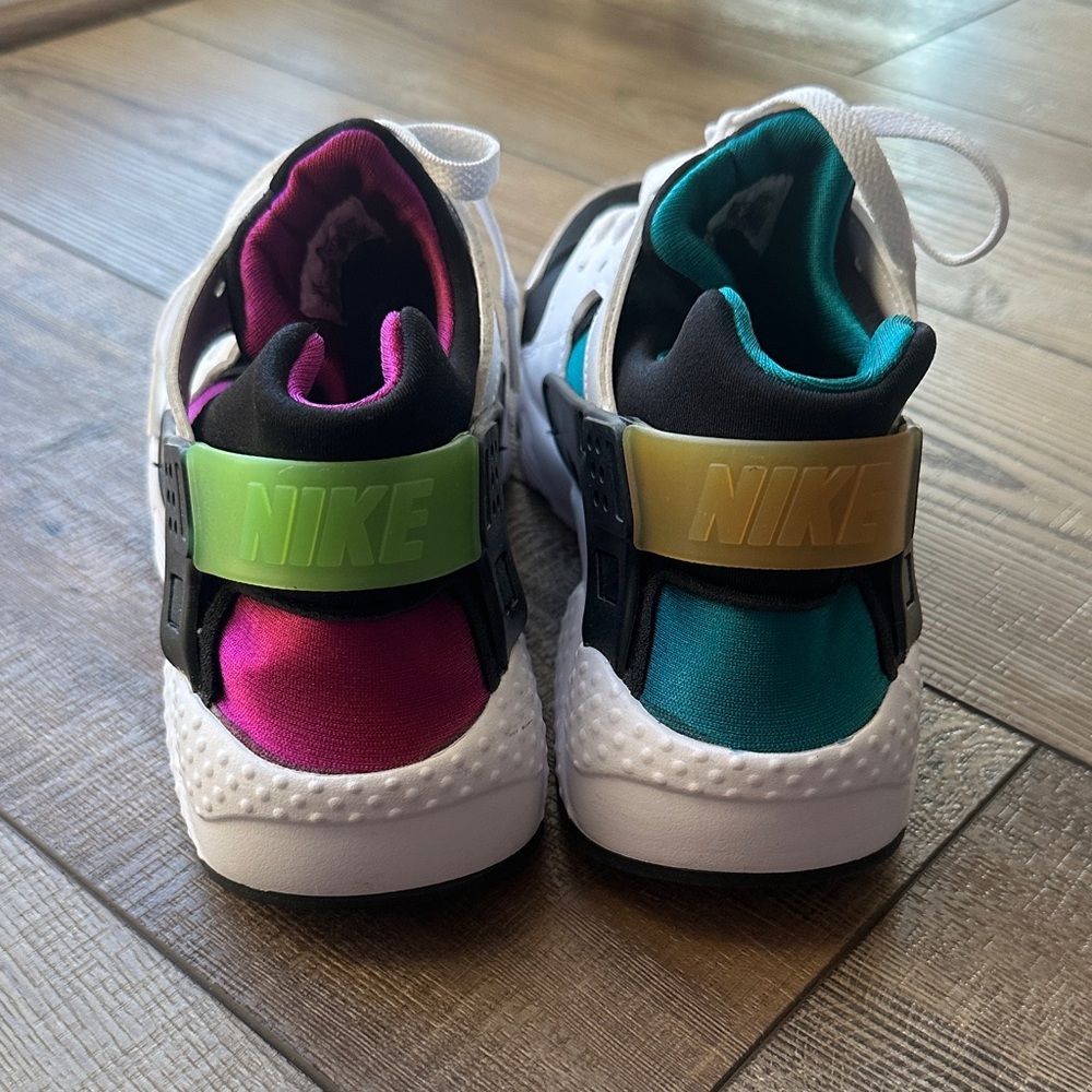 Nike Kids Sneakers - Black, White, Pink, Green, Blue - Picture 4 of 5